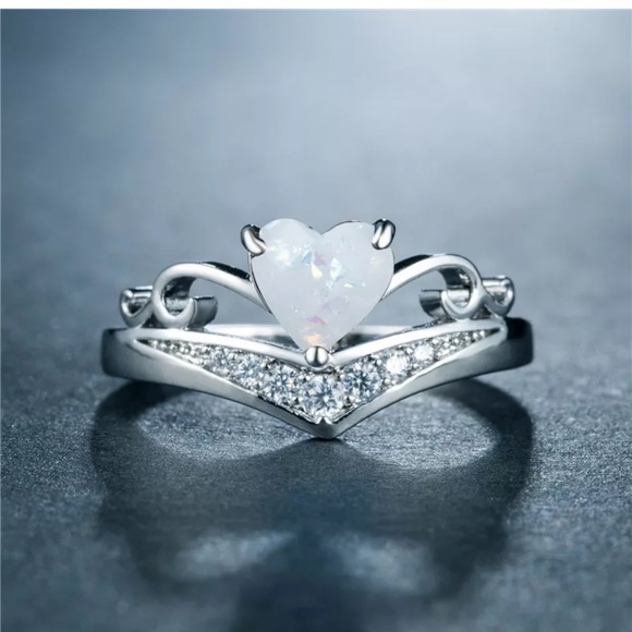 Jewelry - Romantic Ring925Silver Heart Shaped White FireOpal